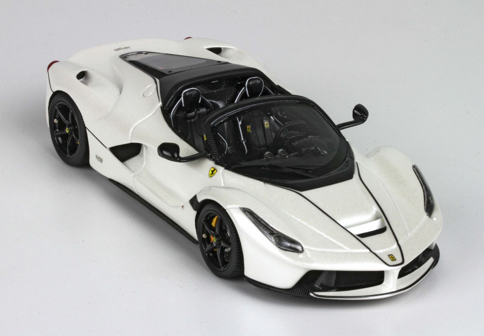 Ferrari LAFERRARI белая